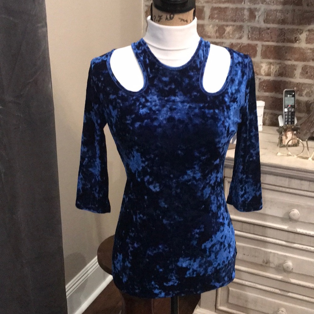 Blue Crushed Velvet Cutout Neck 3/4 Sleeve Top S